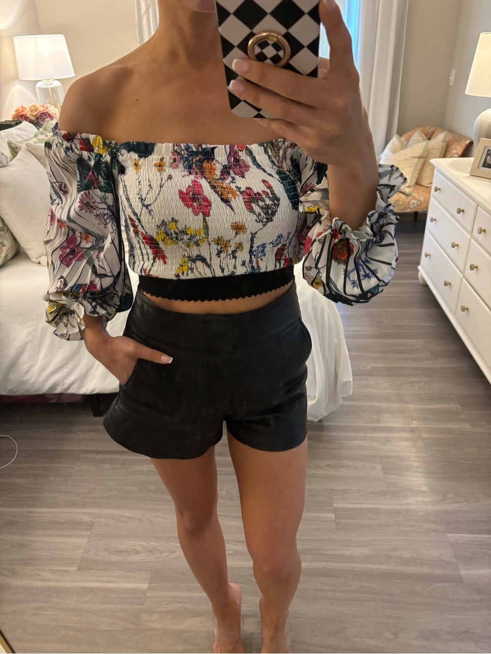 🌼 NWT Elliatt “Paradox Top” Floral Off-Shoulder Crop Top